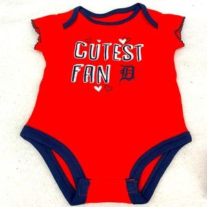 NEW!!! Detroit tigers baseball new onesie baby girl sz 0-3 mos
